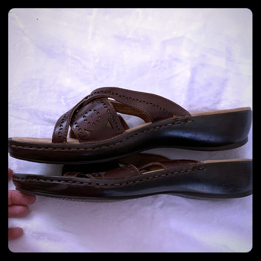 Clark’s Artisan Brown Leather Sandals